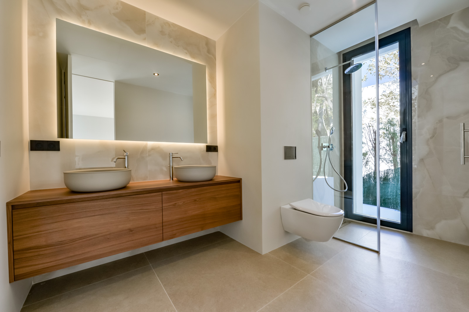 Luxurious modern 4-bedroom villa with panoramic sea views in Altea Hills