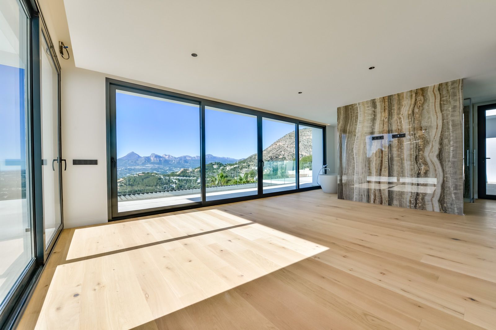 Luxurious modern 4-bedroom villa with panoramic sea views in Altea Hills