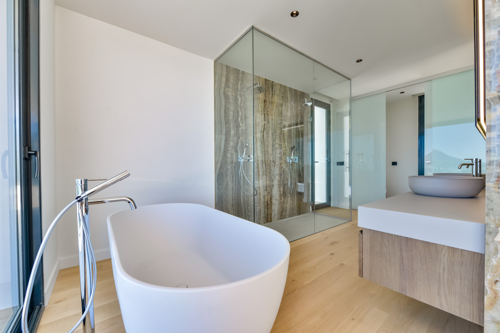 Luxurious modern 4-bedroom villa with panoramic sea views in Altea Hills