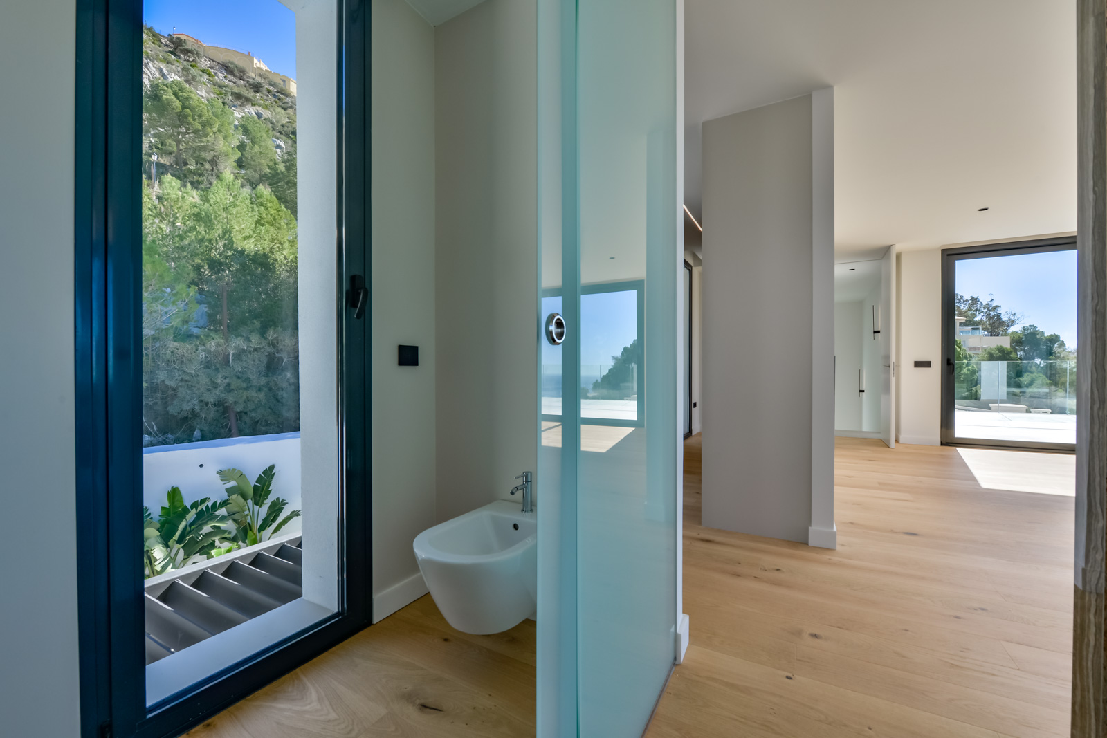 Luxurious modern 4-bedroom villa with panoramic sea views in Altea Hills