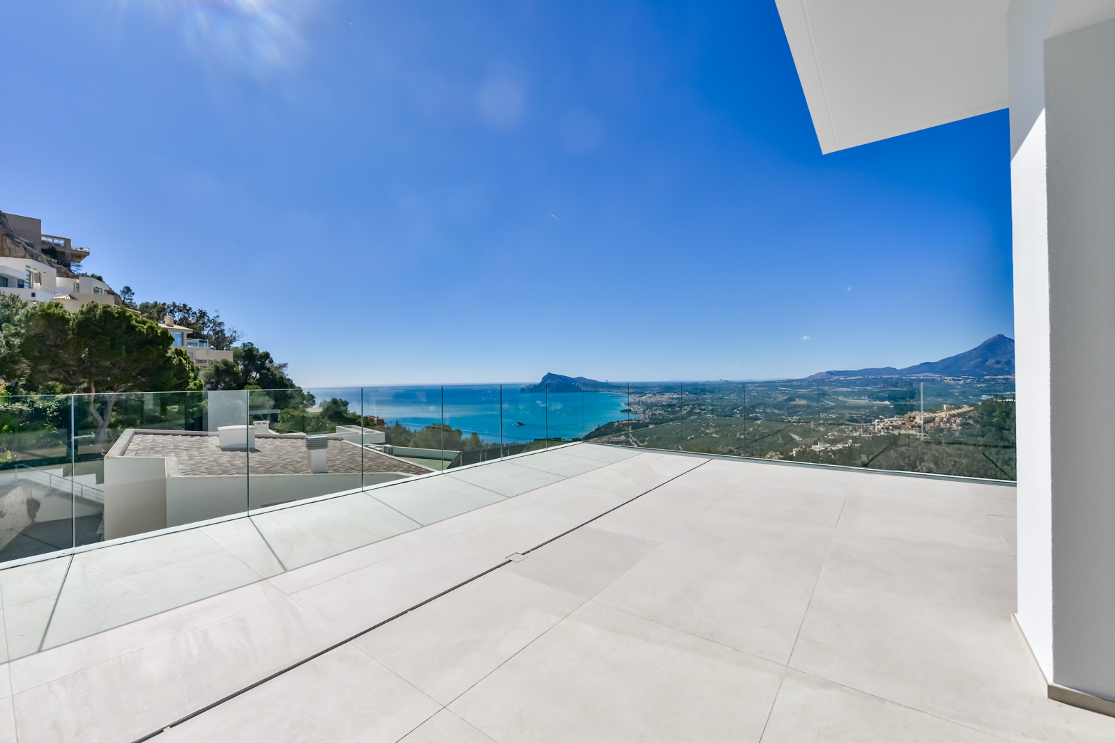 Luxurious modern 4-bedroom villa with panoramic sea views in Altea Hills