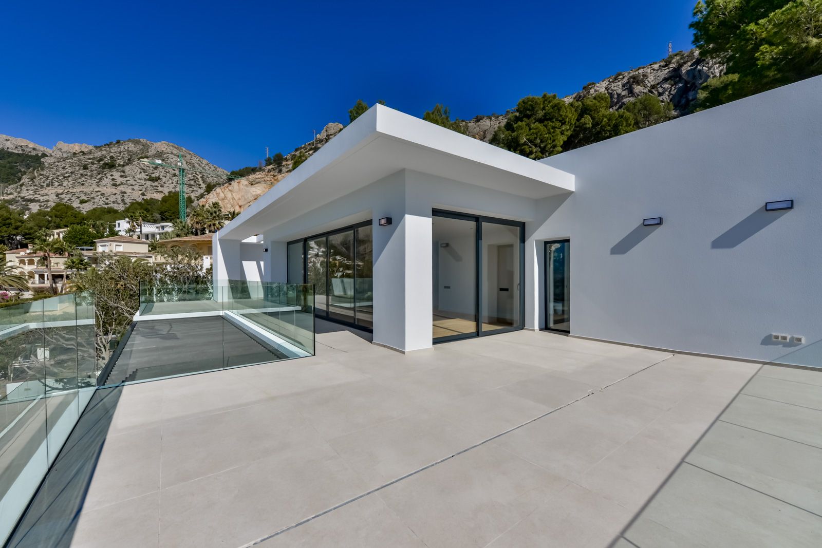 Luxurious modern 4-bedroom villa with panoramic sea views in Altea Hills