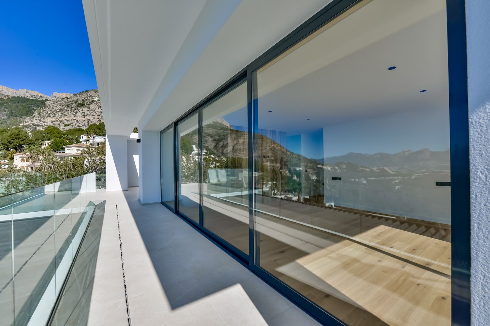 Luxurious modern 4-bedroom villa with panoramic sea views in Altea Hills