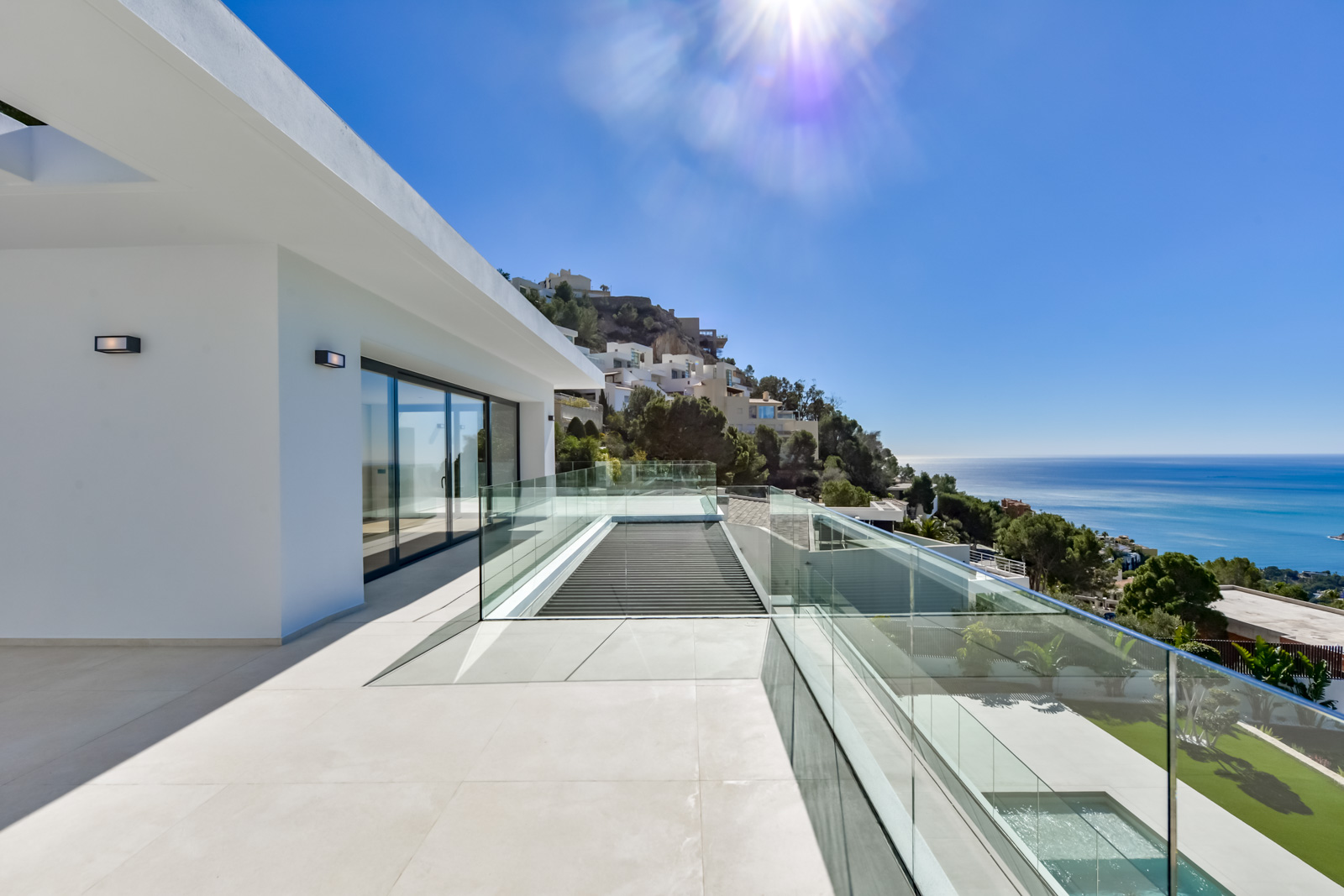 Luxurious modern 4-bedroom villa with panoramic sea views in Altea Hills