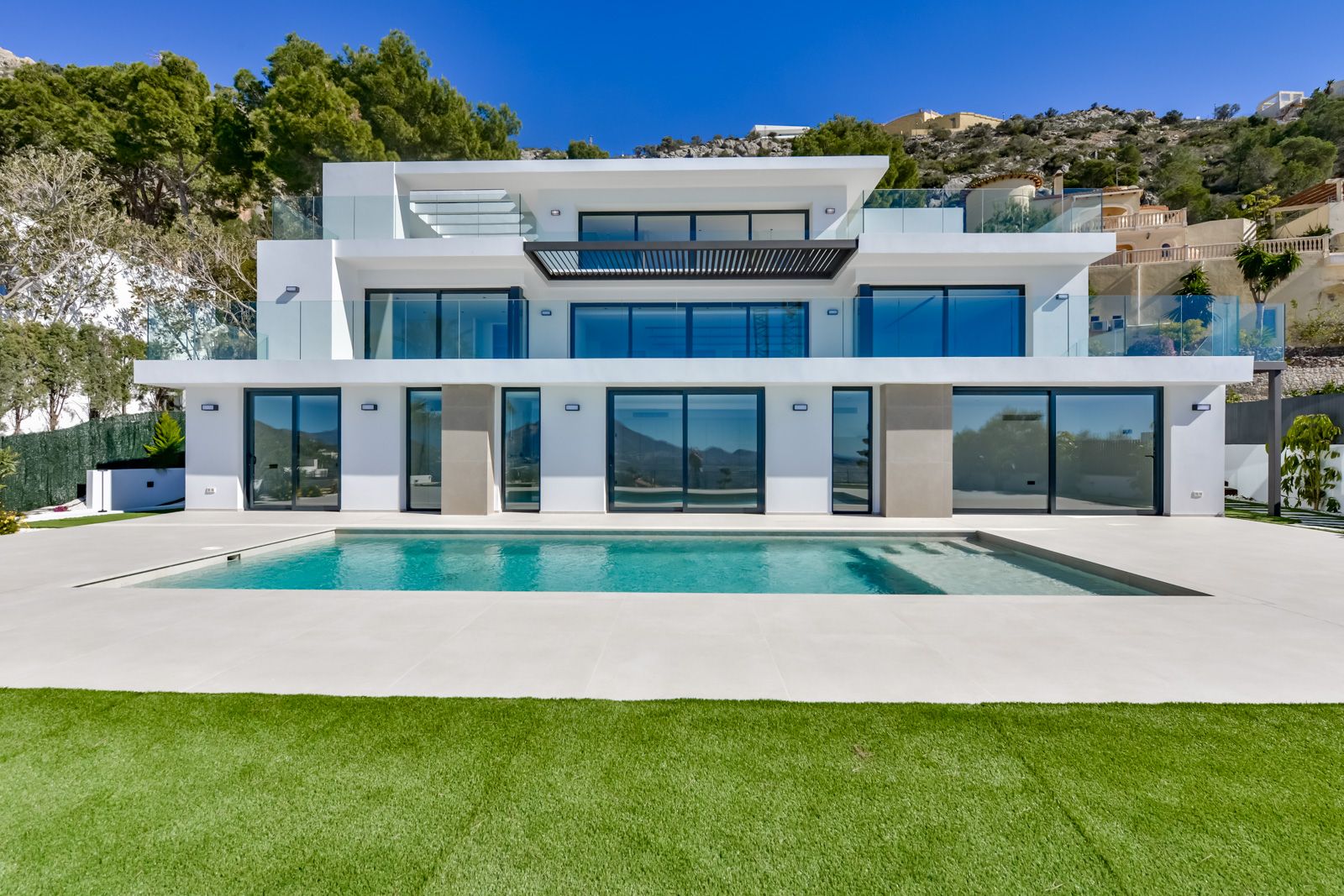 Luxurious modern 4-bedroom villa with panoramic sea views in Altea Hills