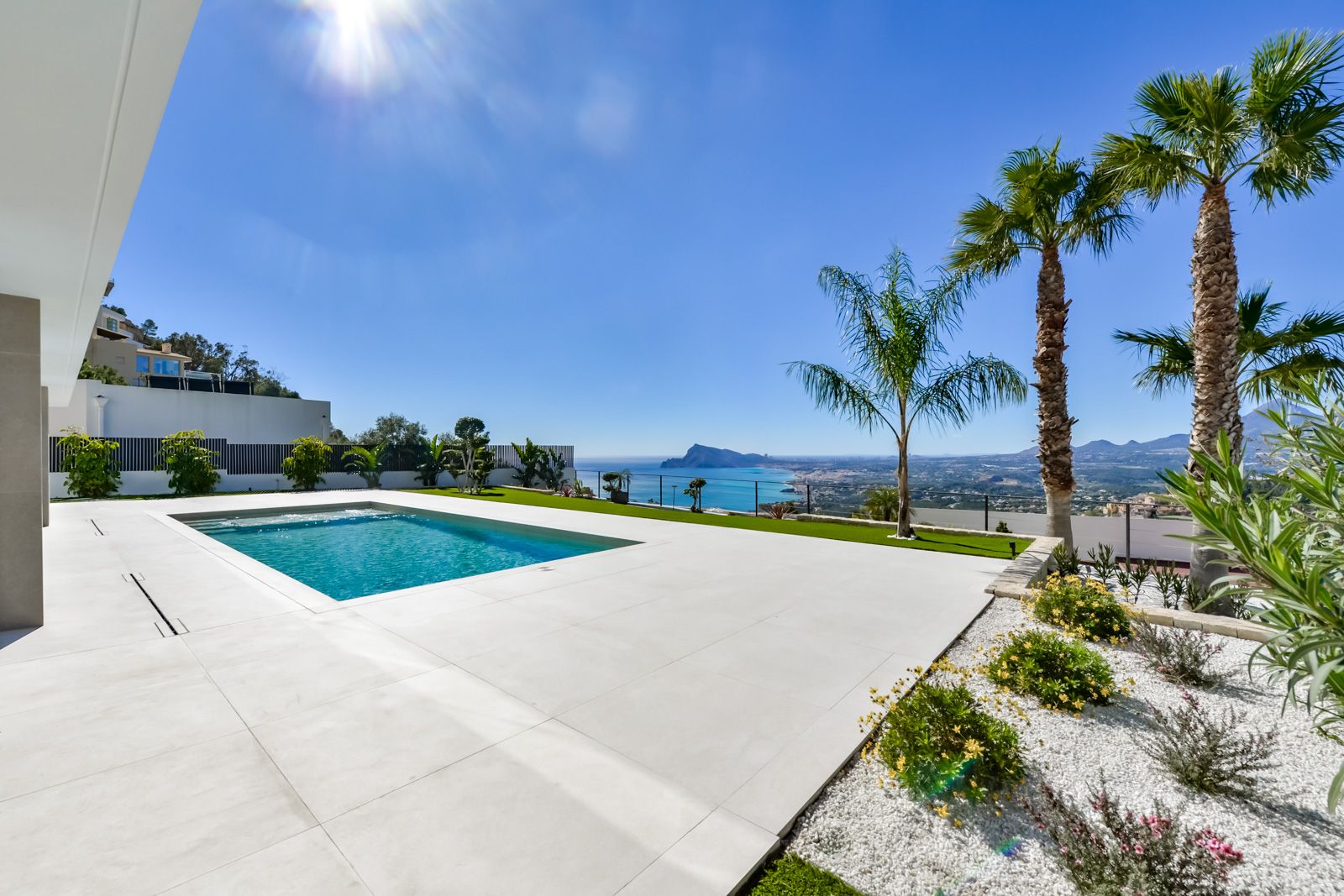 Luxurious modern 4-bedroom villa with panoramic sea views in Altea Hills