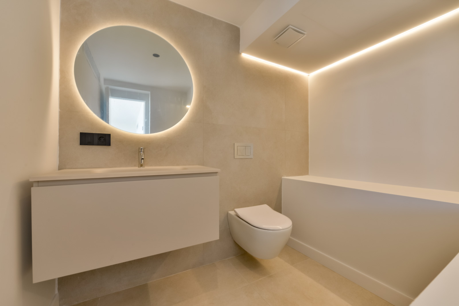 Luxurious modern 4-bedroom villa with panoramic sea views in Altea Hills