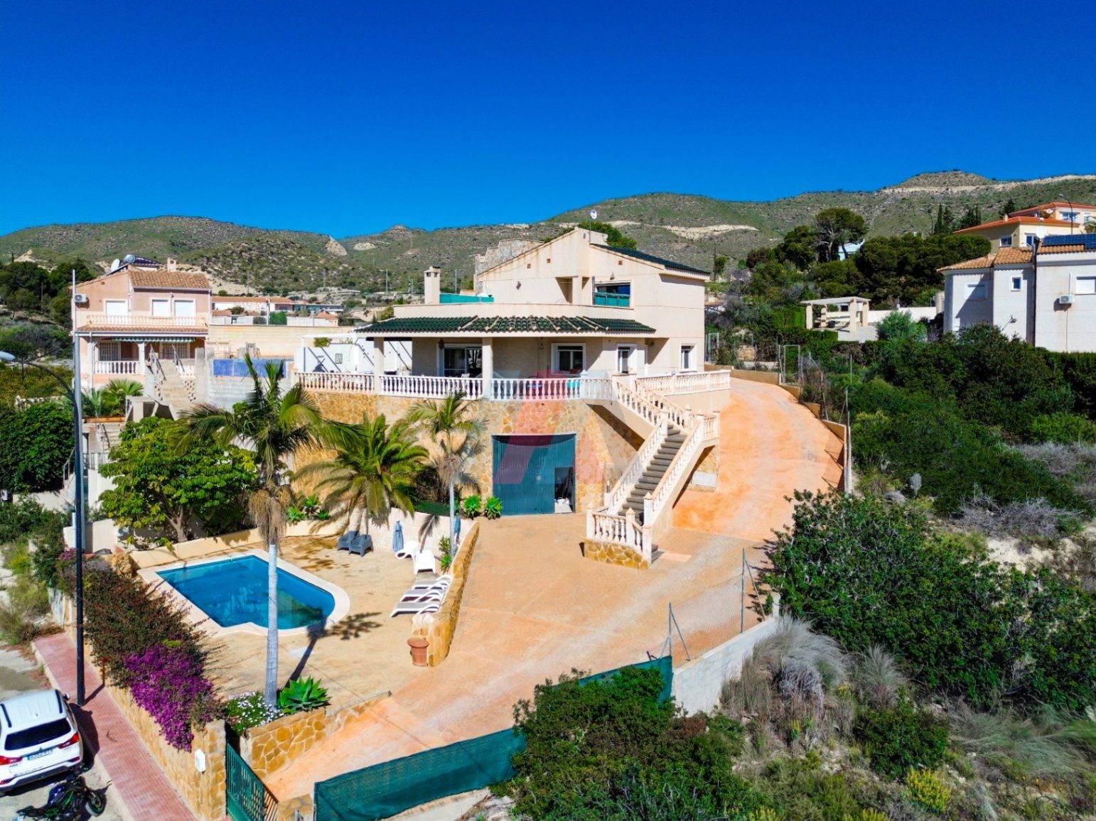 Mediterrane Villa mit Pool und Meerblick in Cala D'or, El Campello zu verkaufen