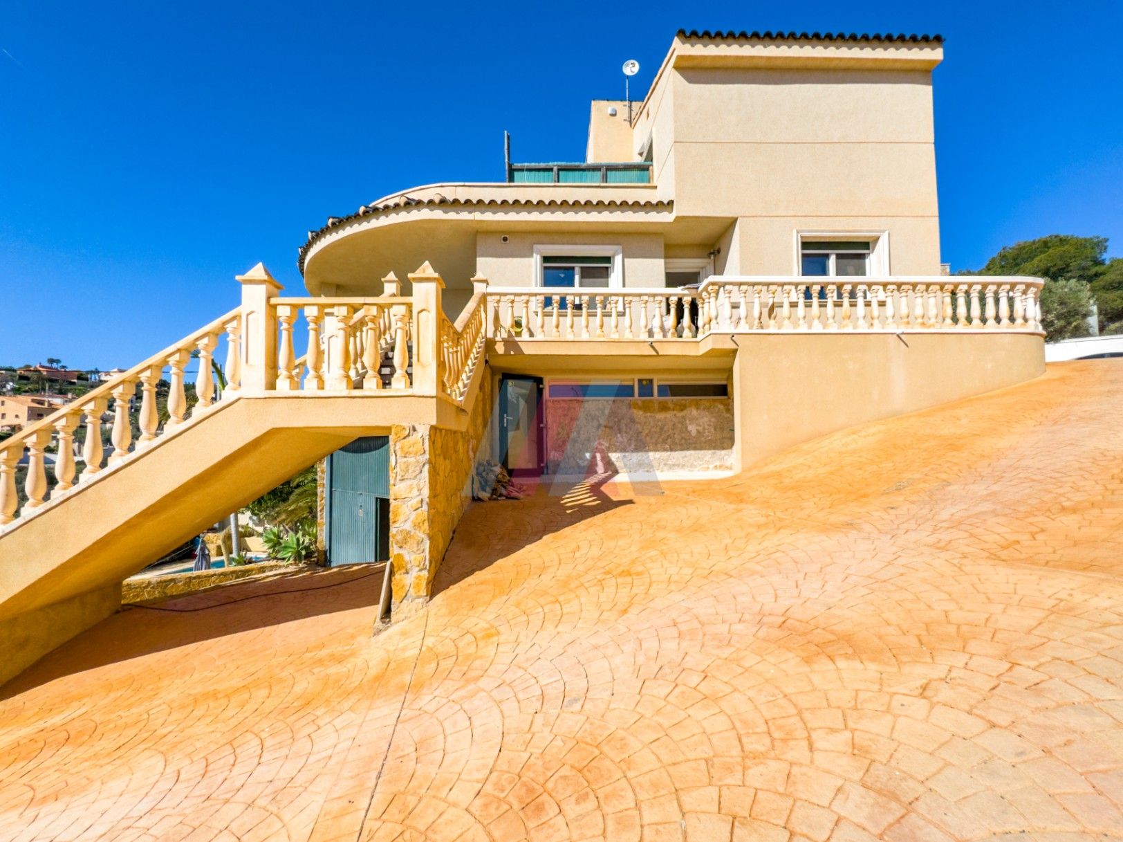 Mediterrane Villa mit Pool und Meerblick in Cala D'or, El Campello zu verkaufen