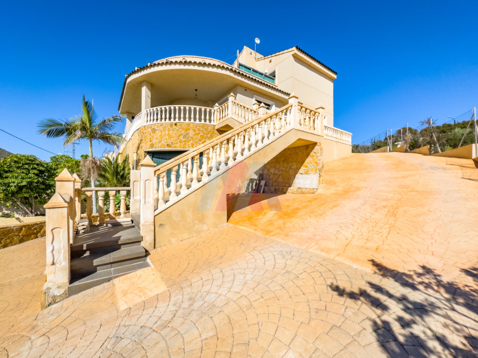 Mediterrane Villa mit Pool und Meerblick in Cala D'or, El Campello zu verkaufen