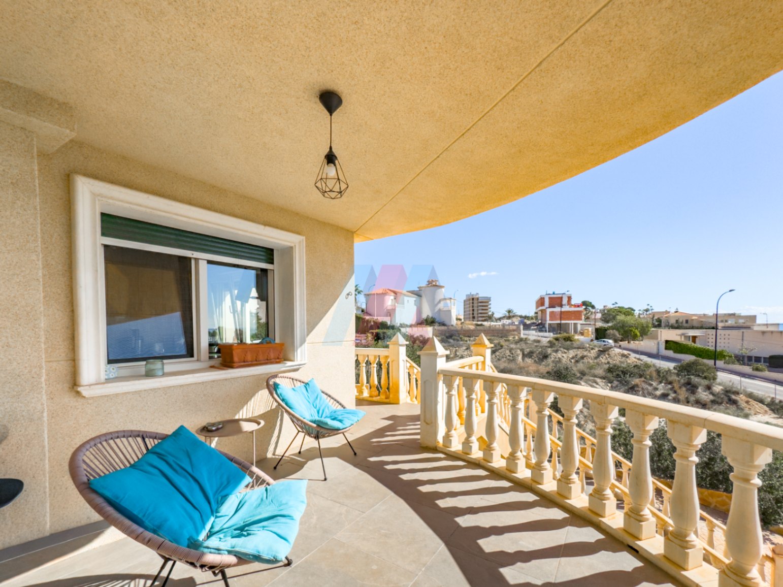 Mediterrane Villa mit Pool und Meerblick in Cala D'or, El Campello zu verkaufen