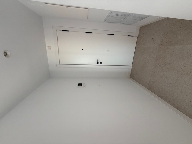 Penthouse for sale with 3 bedrooms and sea views in Villajoyosa, with option for a tourist license