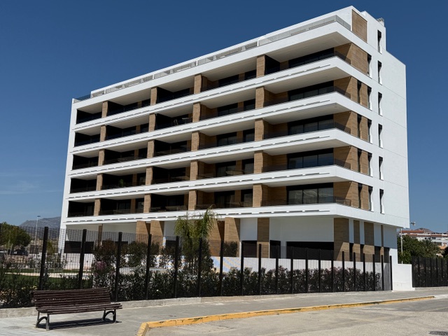 Penthouse for sale with 3 bedrooms and sea views in Villajoyosa, with option for a tourist license