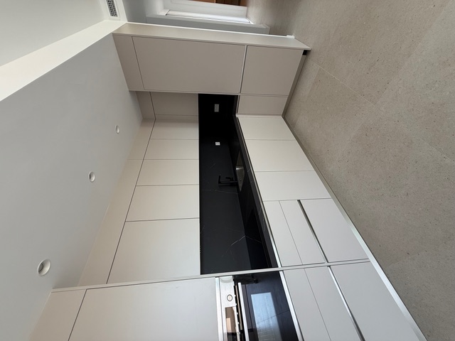 Penthouse for sale with 3 bedrooms and sea views in Villajoyosa, with option for a tourist license