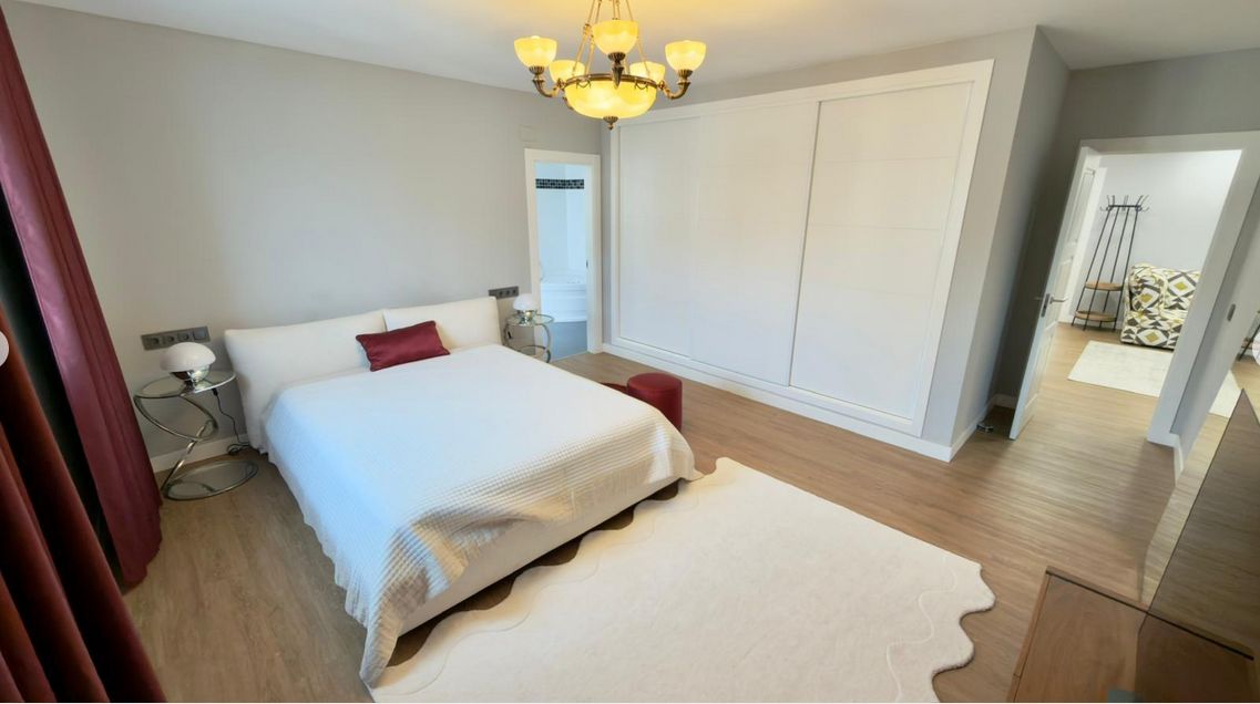 Luxury penthouse on the seafront with 4 bedrooms and a large solarium in Playa del Torres, Villajoyosa