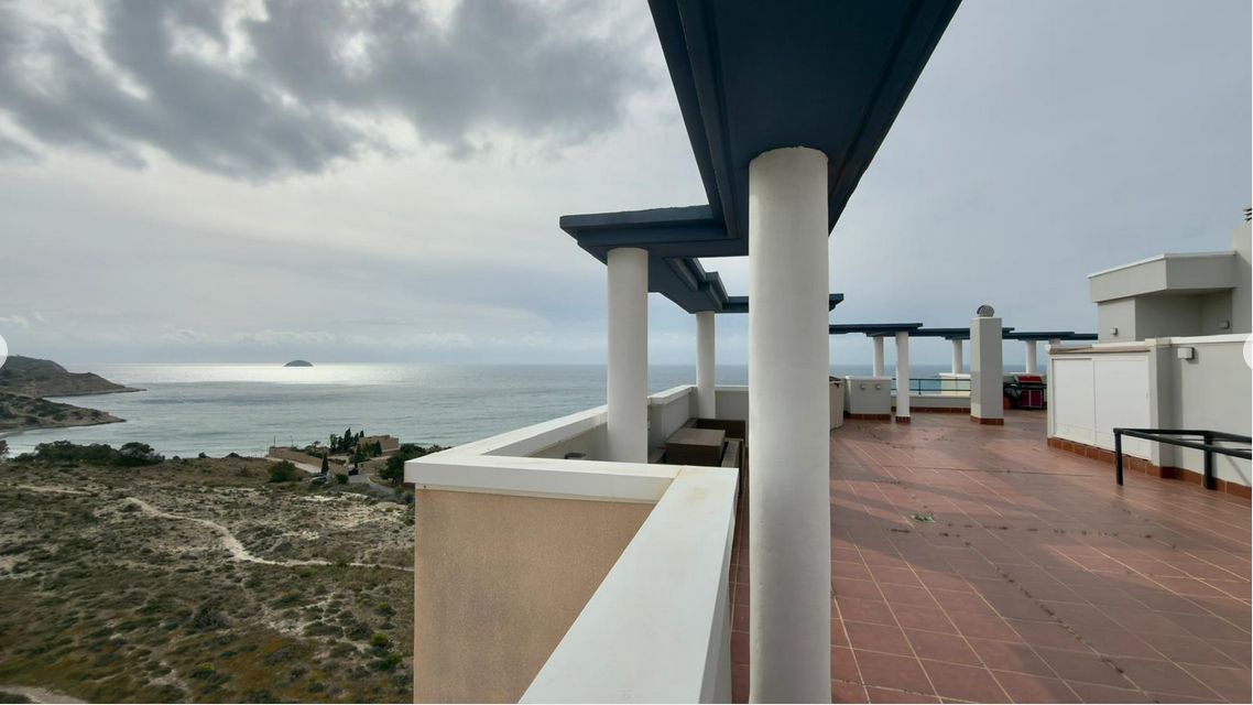 Luxury penthouse on the seafront with 4 bedrooms and a large solarium in Playa del Torres, Villajoyosa