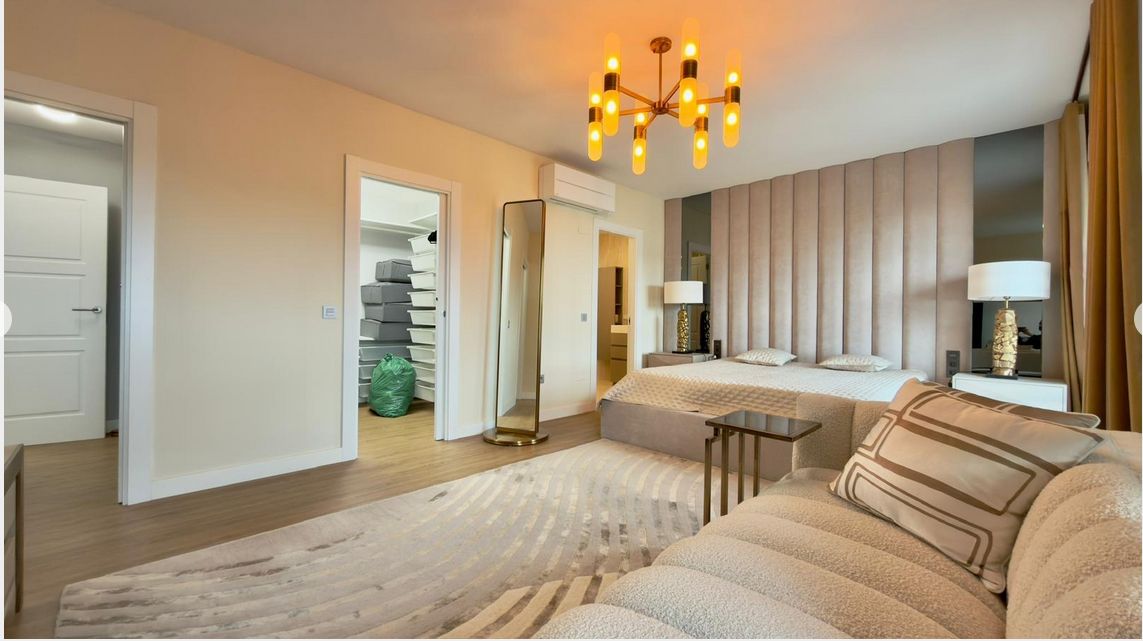 Luxury penthouse on the seafront with 4 bedrooms and a large solarium in Playa del Torres, Villajoyosa