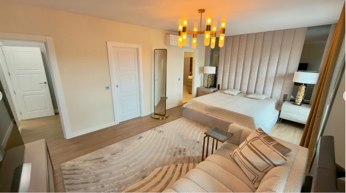 Luxury penthouse on the seafront with 4 bedrooms and a large solarium in Playa del Torres, Villajoyosa