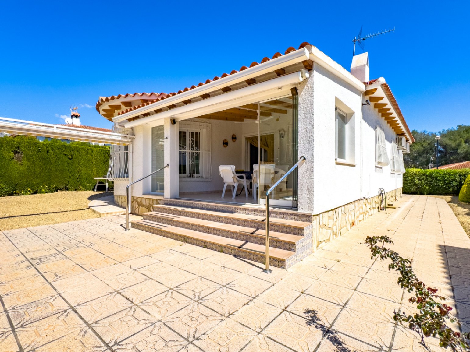 Villa de style méditerranéen avec 3 chambres de plain-pied et piscine à La Nucia