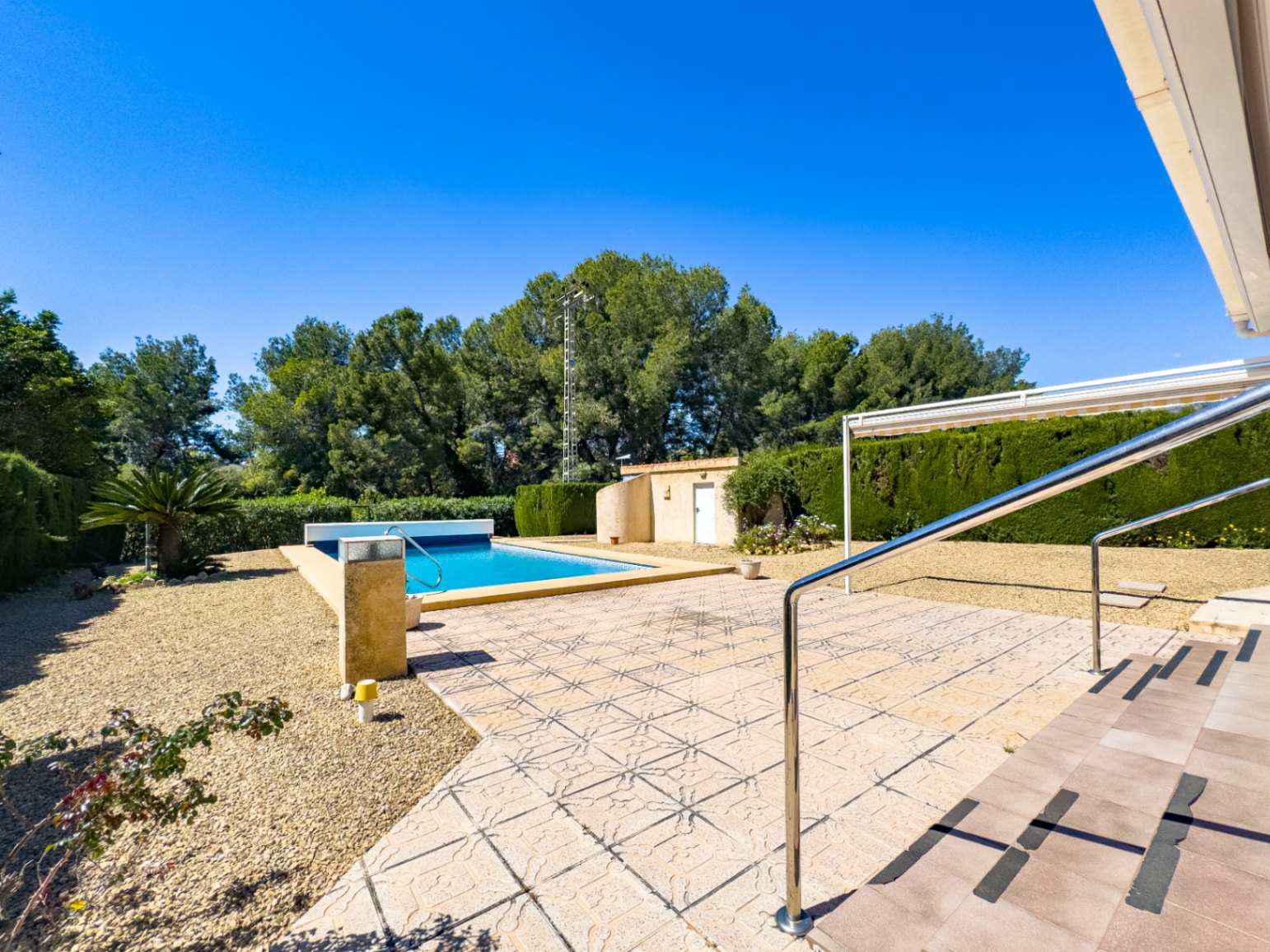Villa de style méditerranéen avec 3 chambres de plain-pied et piscine à La Nucia