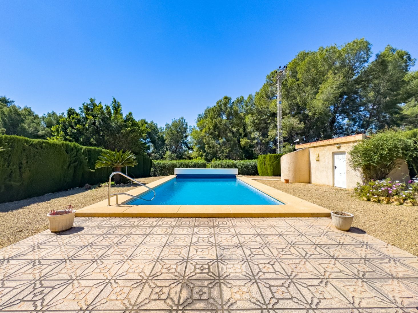 Villa de style méditerranéen avec 3 chambres de plain-pied et piscine à La Nucia