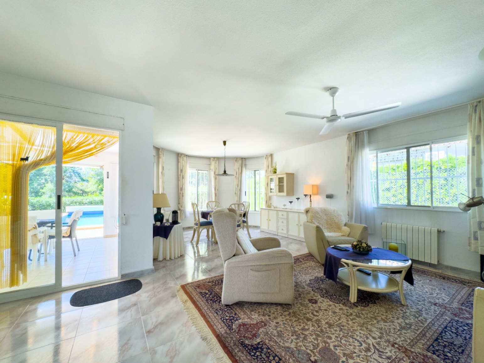 Villa de style méditerranéen avec 3 chambres de plain-pied et piscine à La Nucia