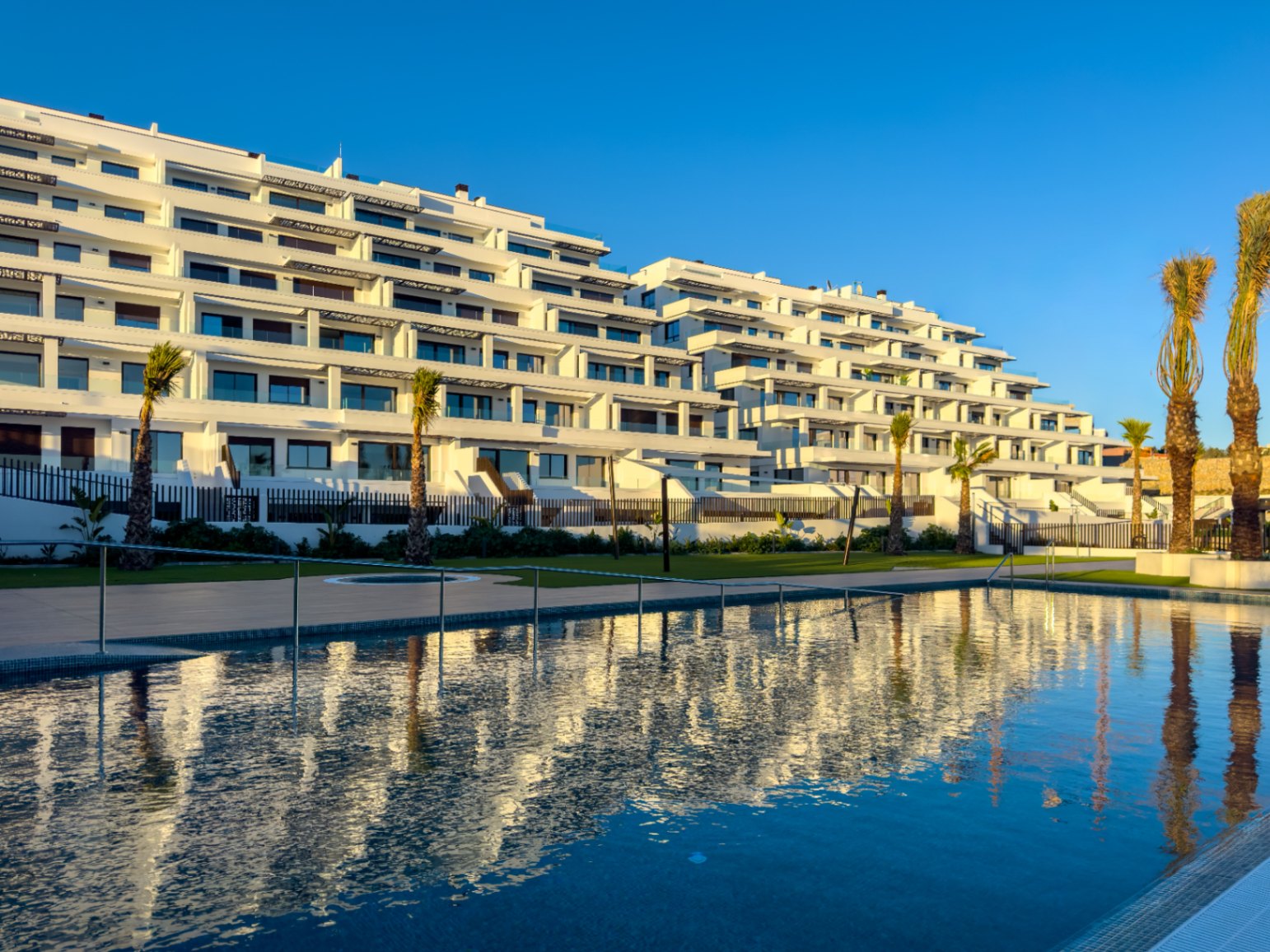 Appartement moderne neuf de 2 chambres avec vue sur mer à Finestrat