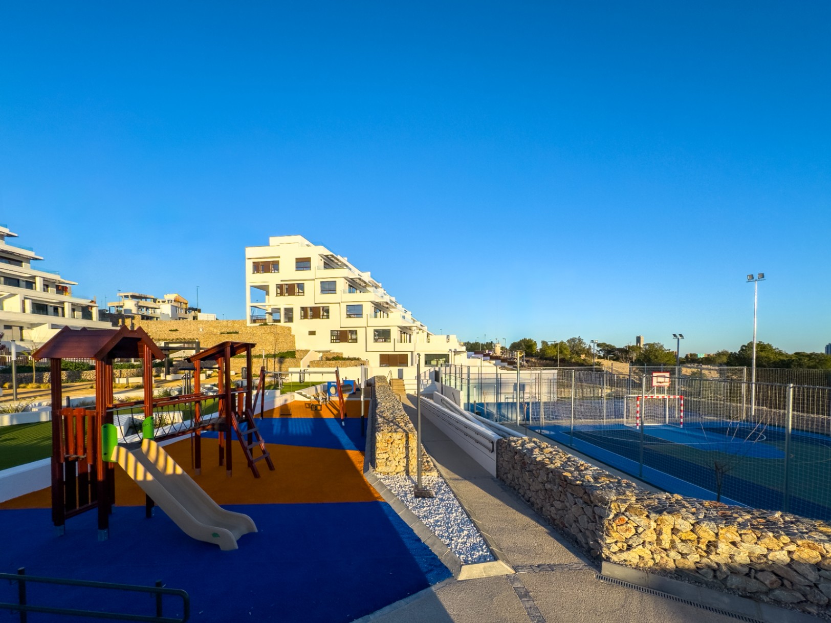 Appartement moderne neuf de 2 chambres avec vue sur mer à Finestrat