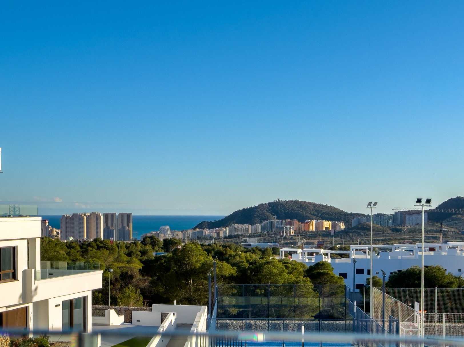 Appartement moderne neuf de 2 chambres avec vue sur mer à Finestrat