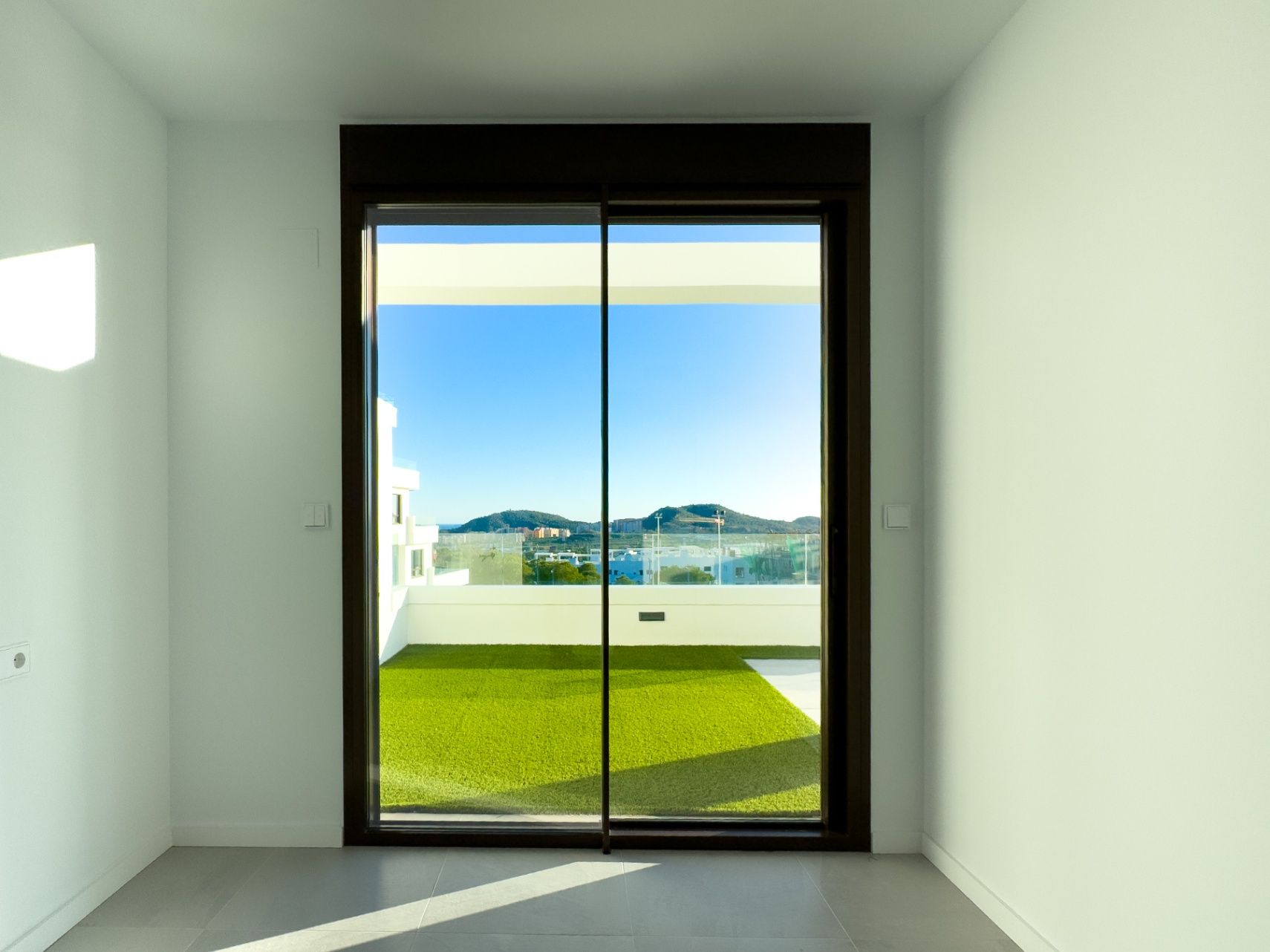 Appartement moderne neuf de 2 chambres avec vue sur mer à Finestrat