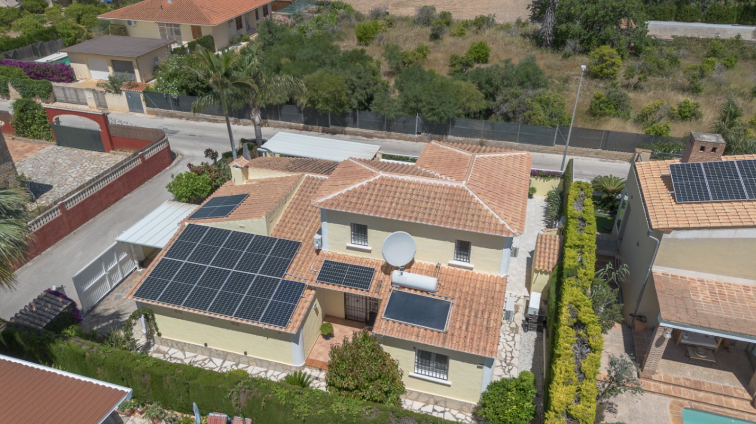 Villa with Private Pool for Sale Near Denia