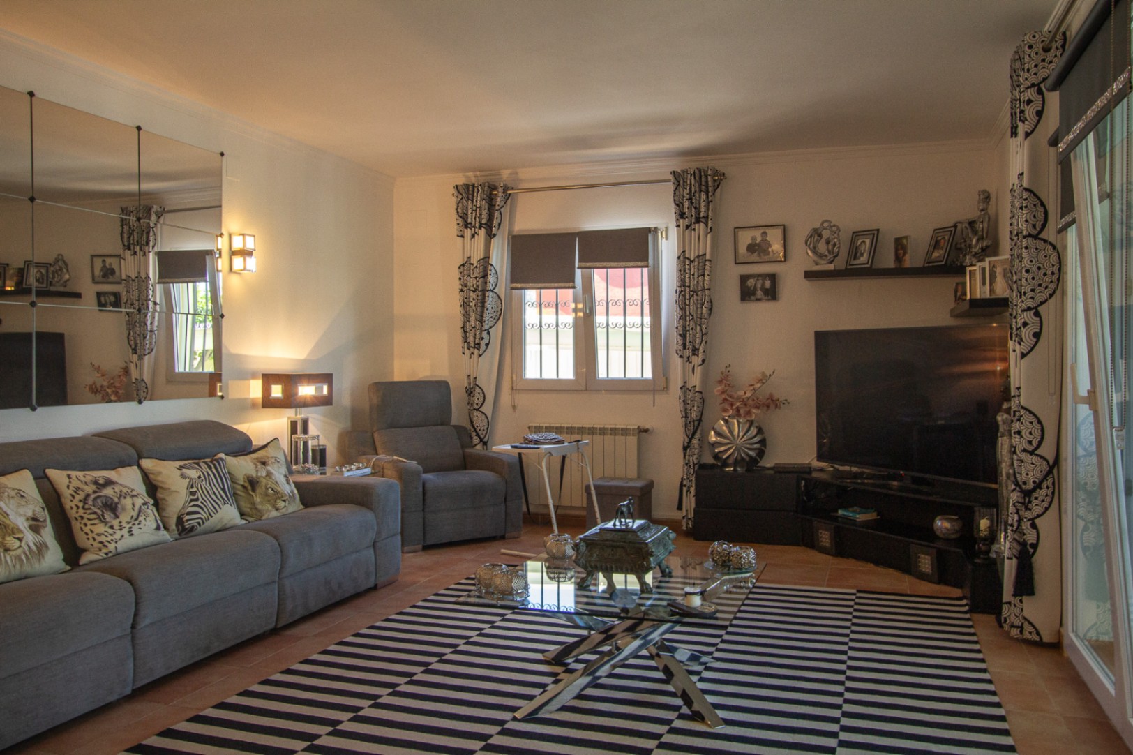 Villa with Private Pool for Sale Near Denia