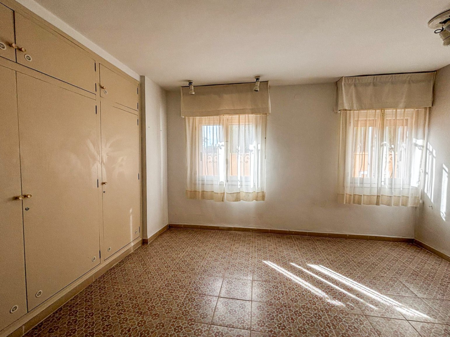 Rustic Detached House Near Pedreguer Town Centre