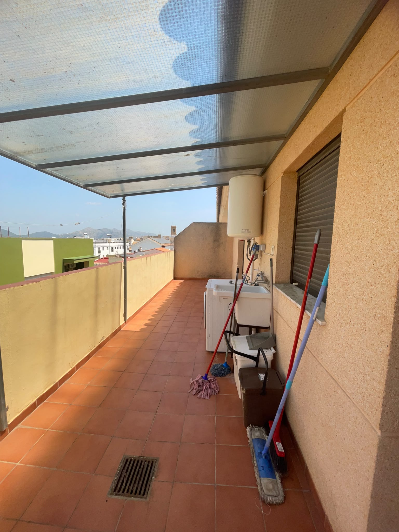 2-slaapkamerappartement met terras en uitzicht op de bergen in Orba