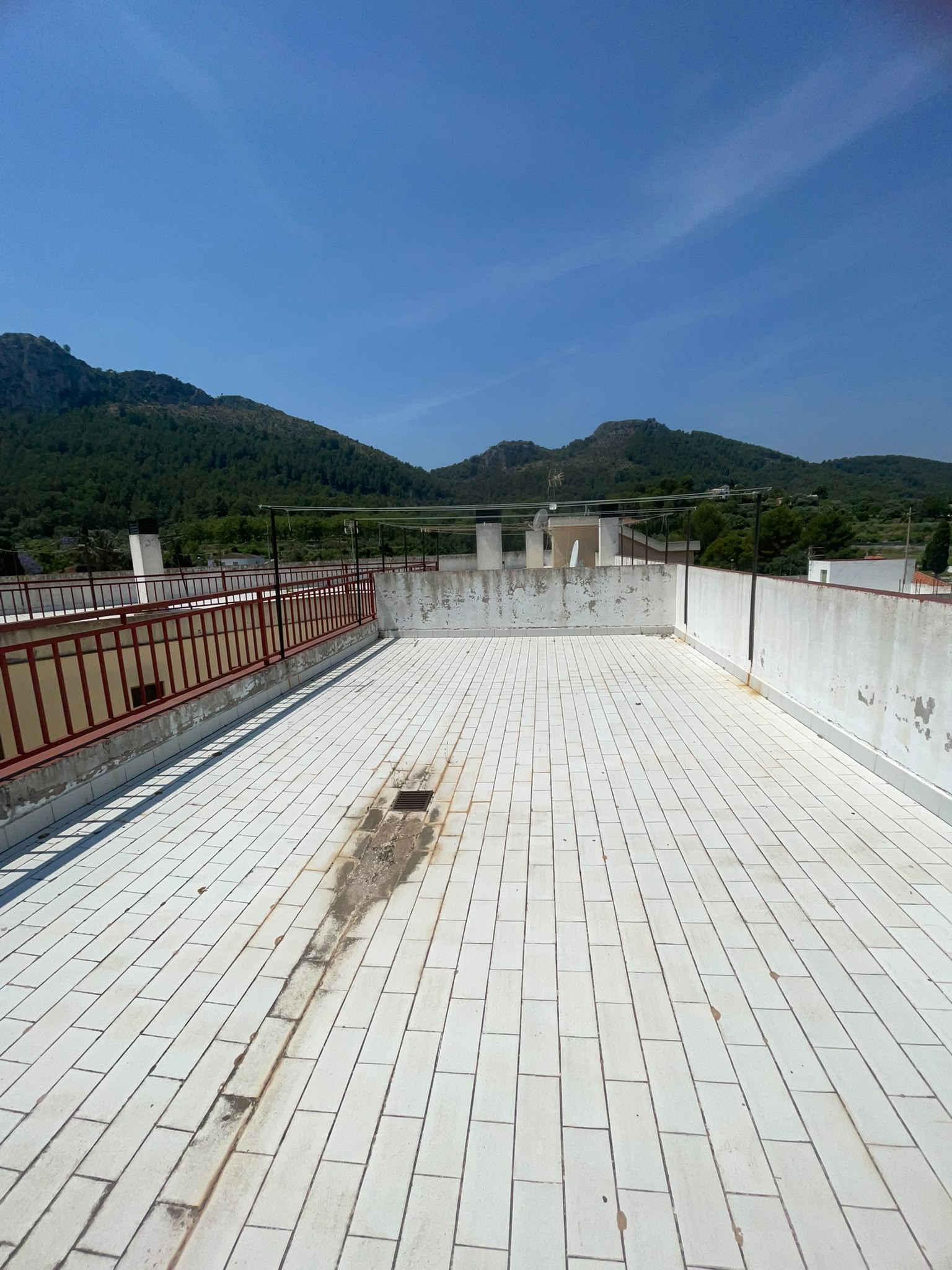2-slaapkamerappartement met terras en uitzicht op de bergen in Orba