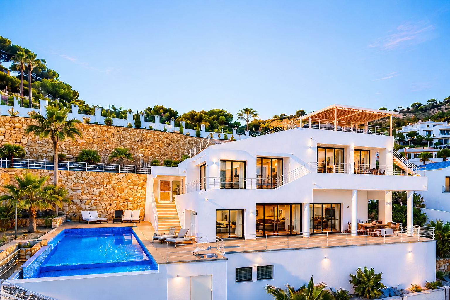 Modern villa for sale in the Sierra of Altea with infinity pool and panoramic views