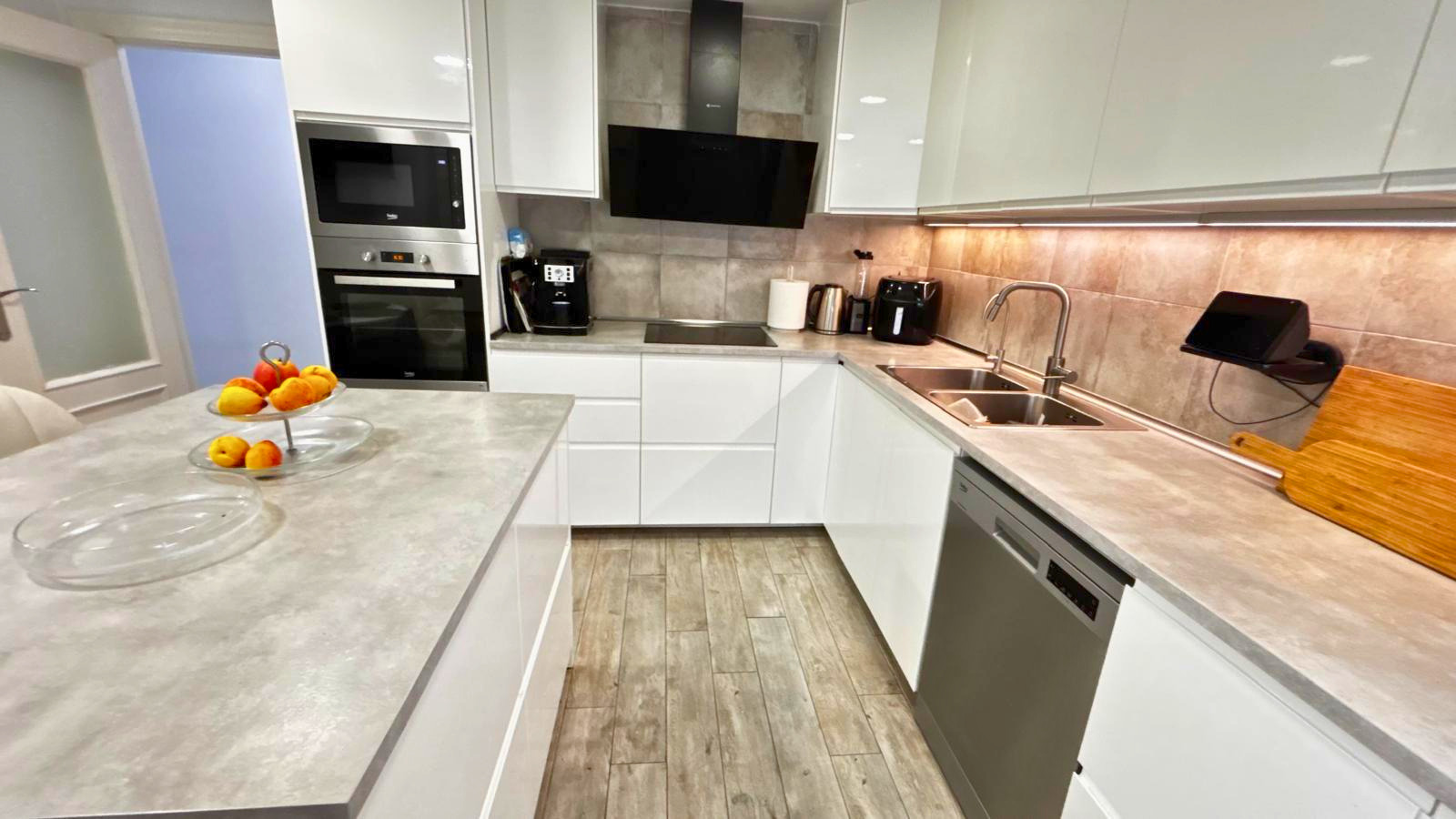 Spacious 4 bedroom apartment for sale in Altea