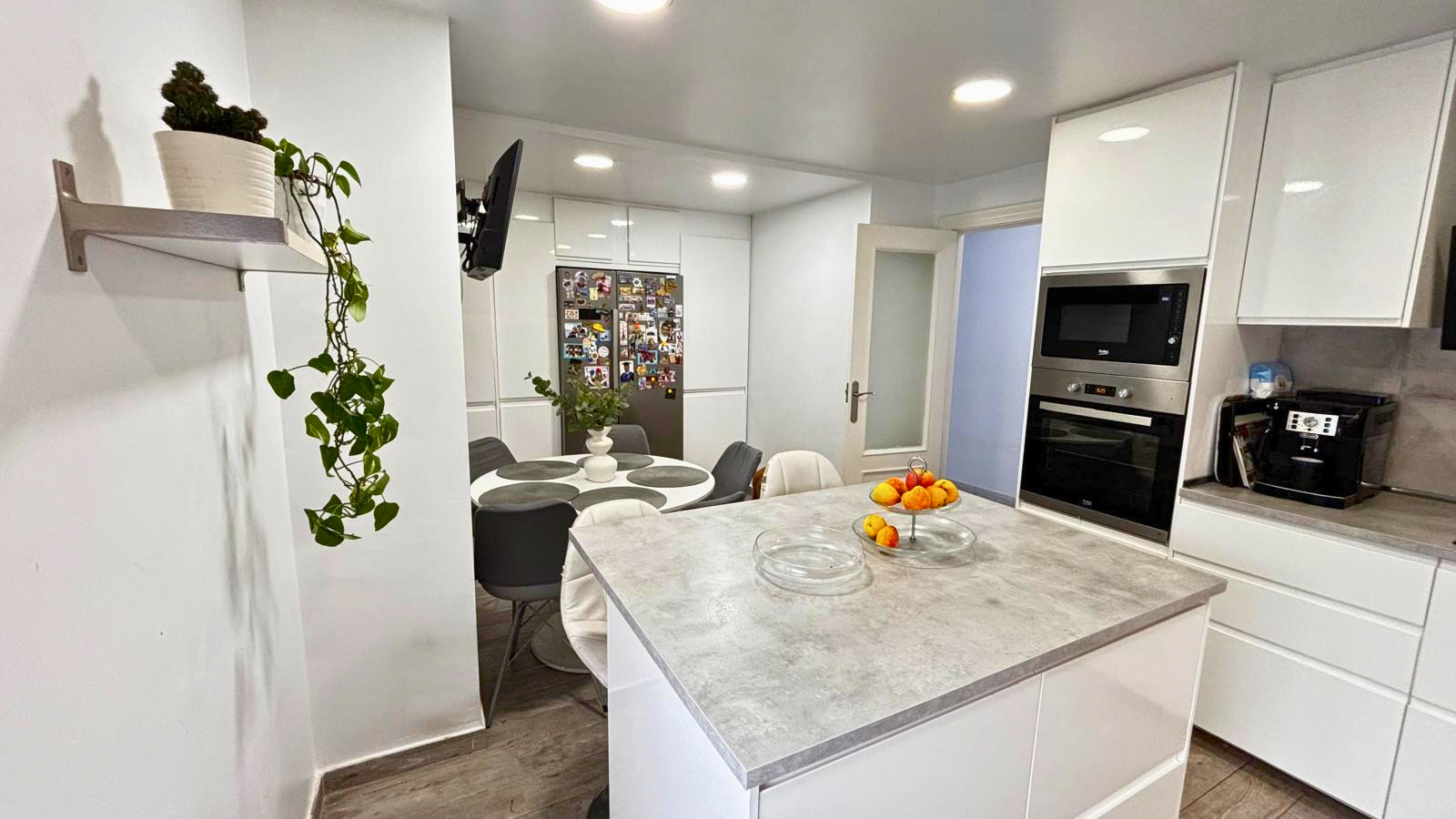 Spacious 4 bedroom apartment for sale in Altea