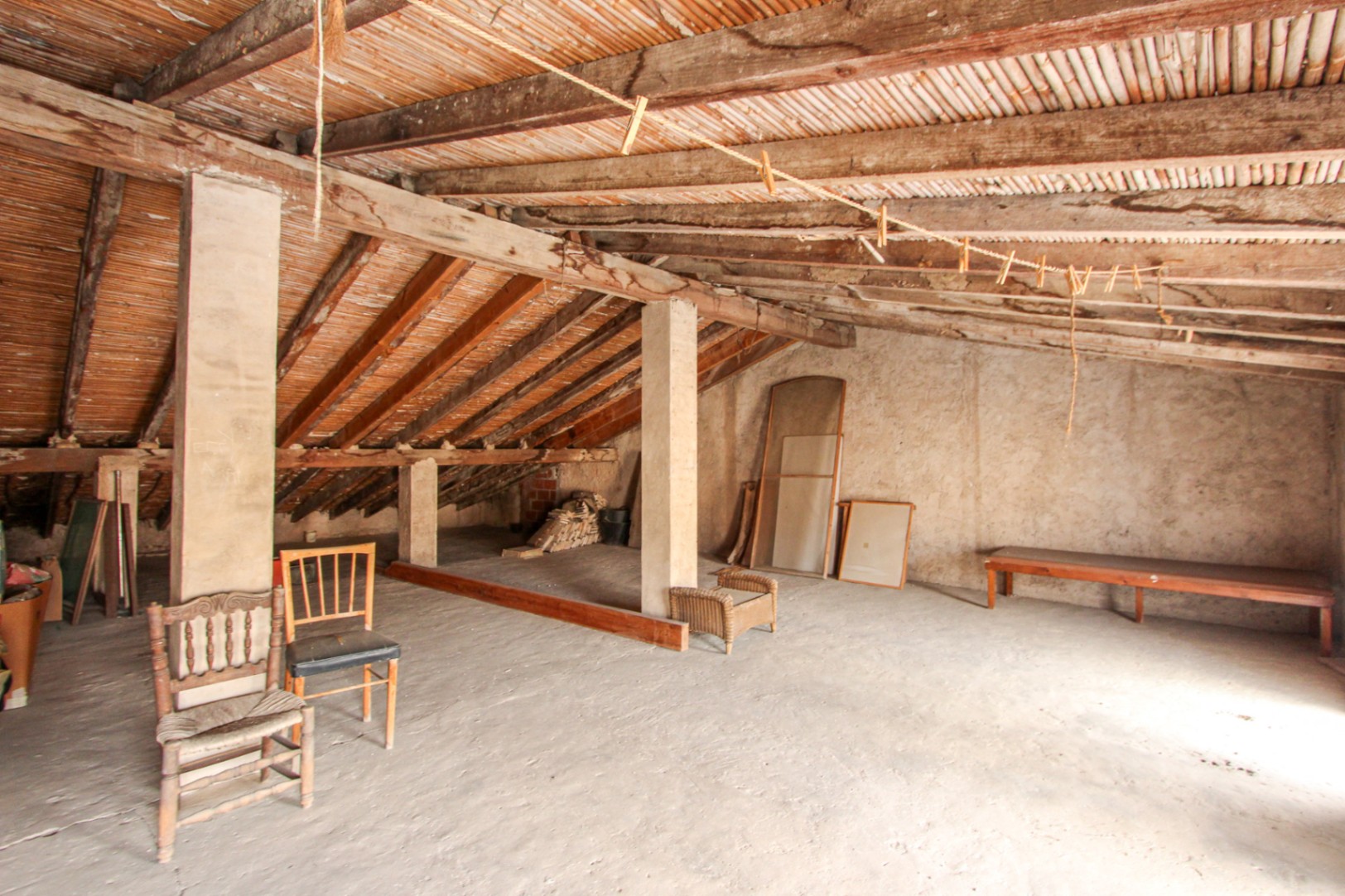 Rustic 5-Bed Townhouse for Sale in Jalón