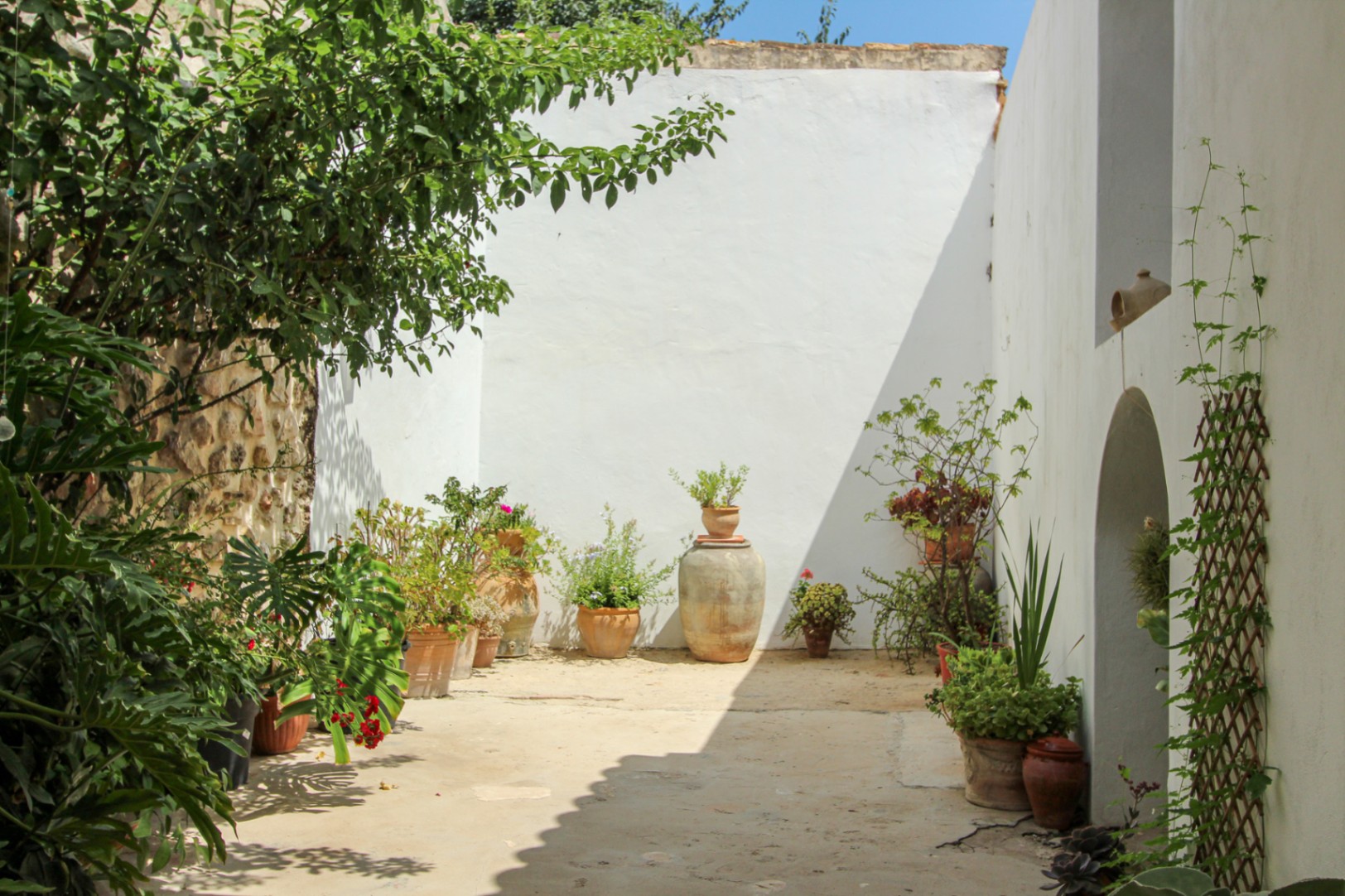 Rustic 5-Bed Townhouse for Sale in Jalón