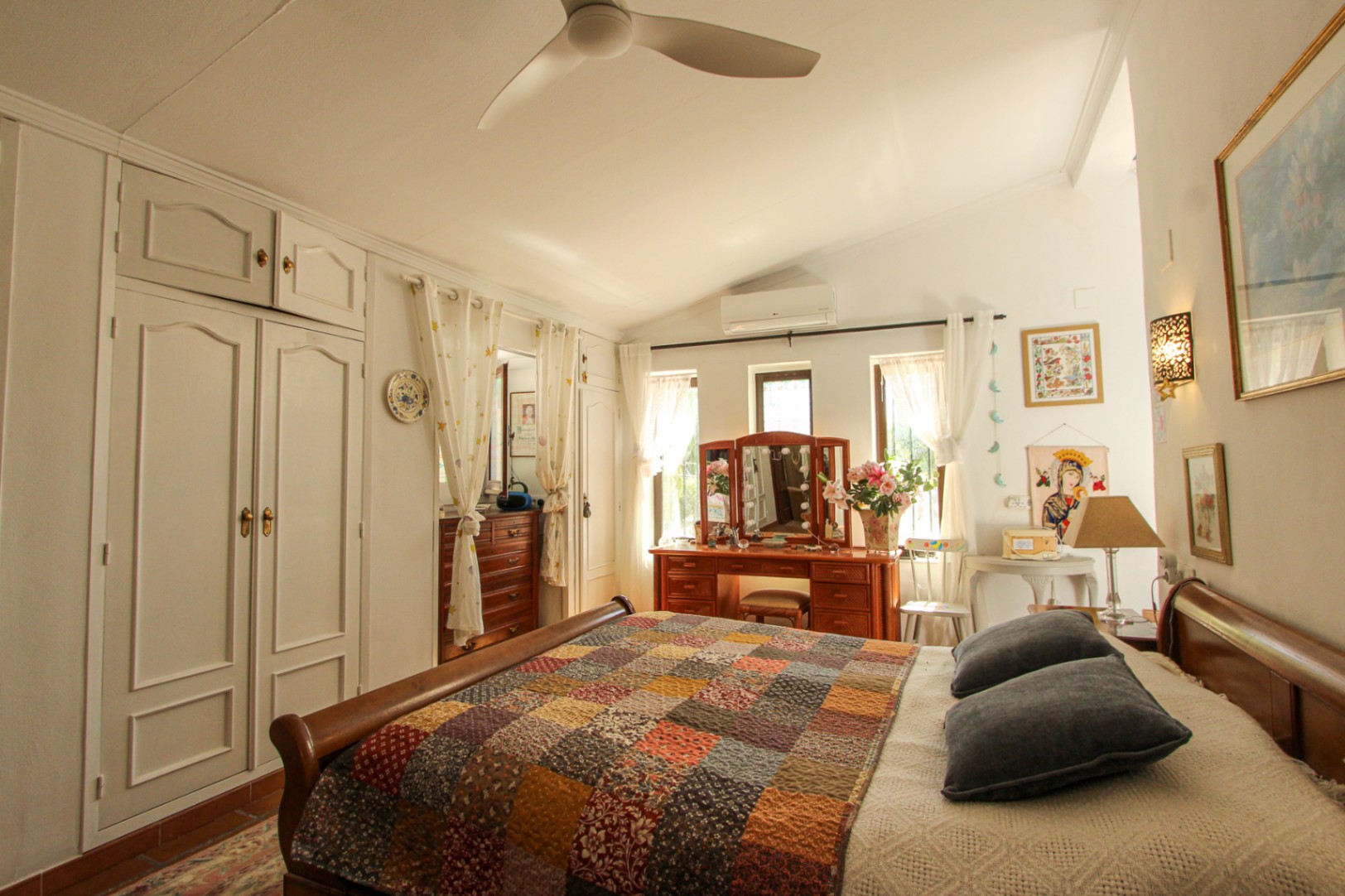 South-Facing Villa for Sale in Alcalalí