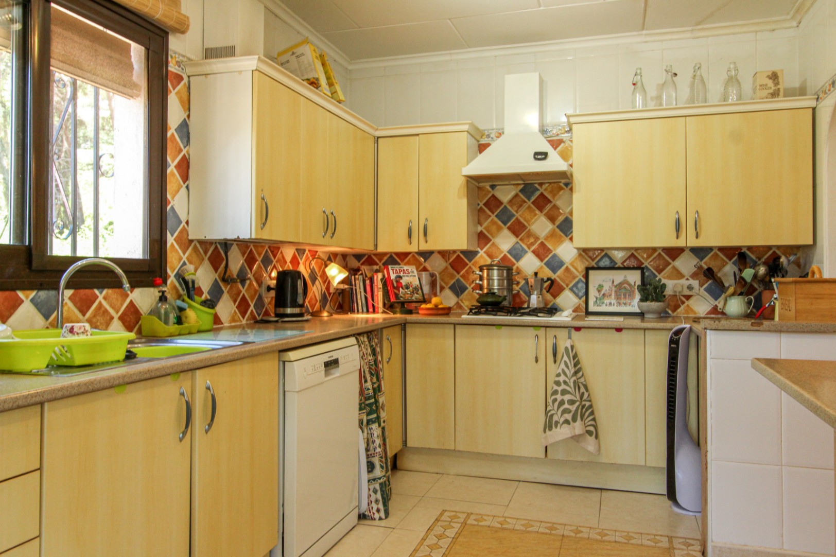 South-Facing Villa for Sale in Alcalalí