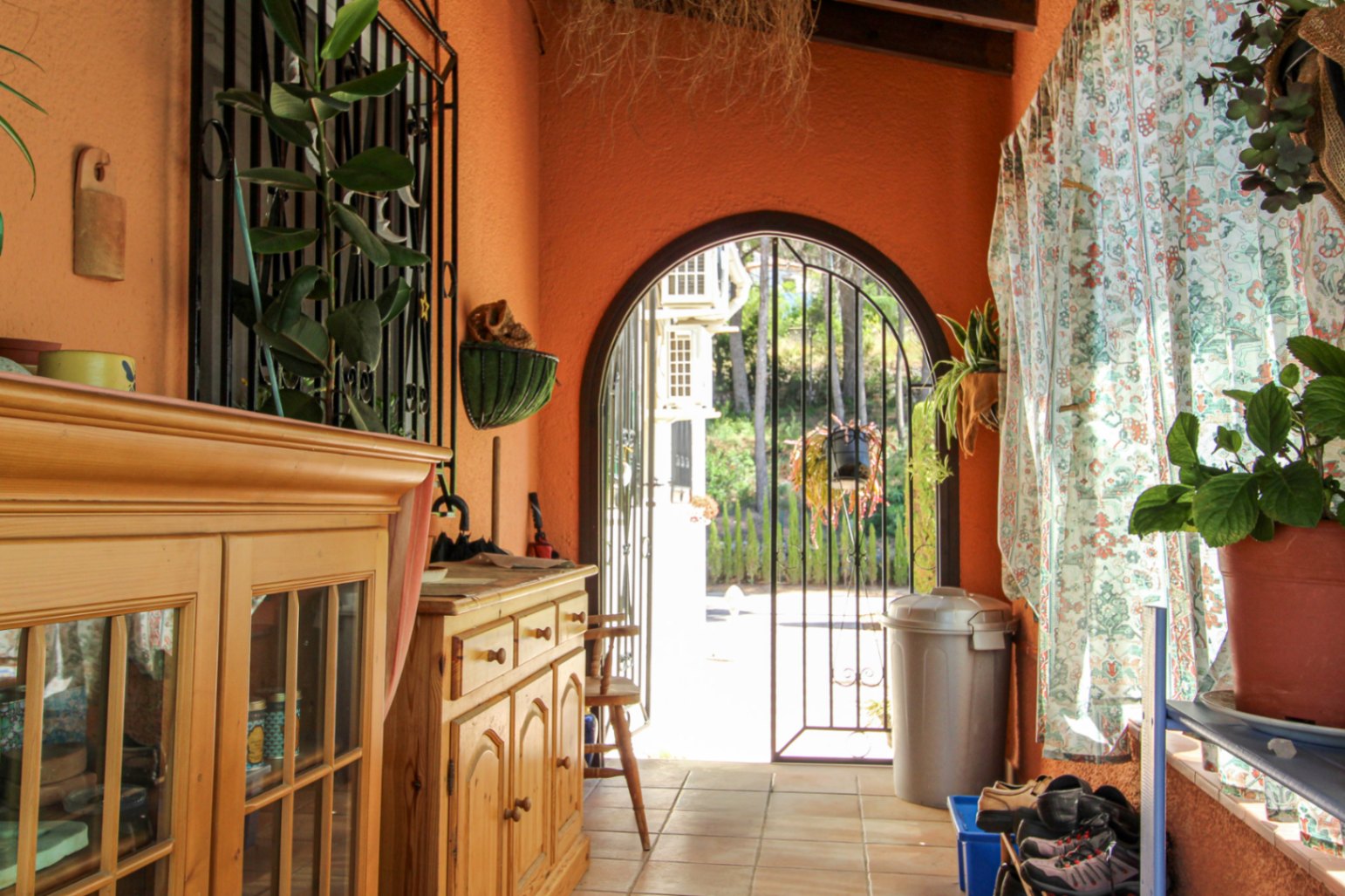 South-Facing Villa for Sale in Alcalalí