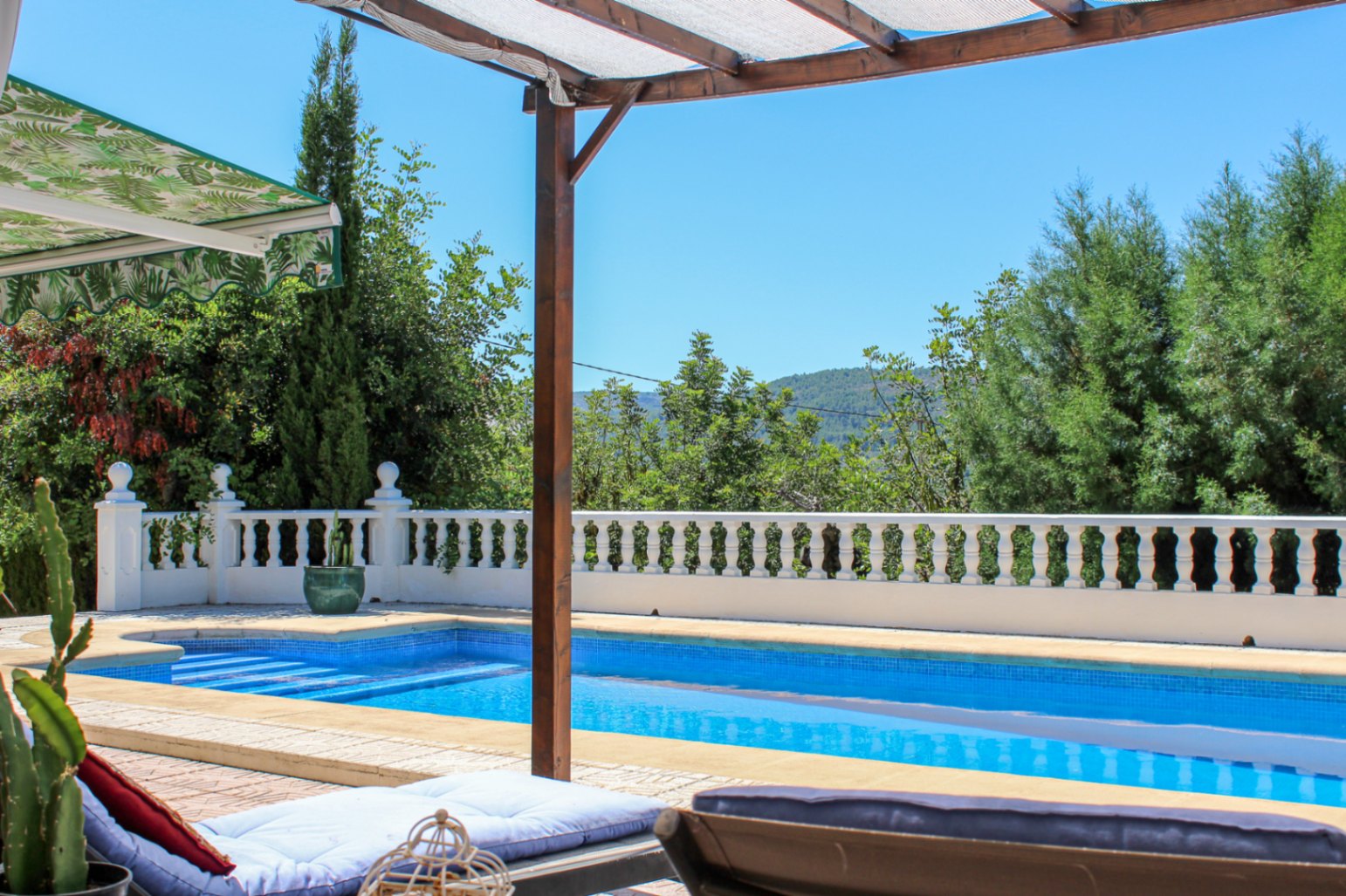 South-Facing Villa for Sale in Alcalalí