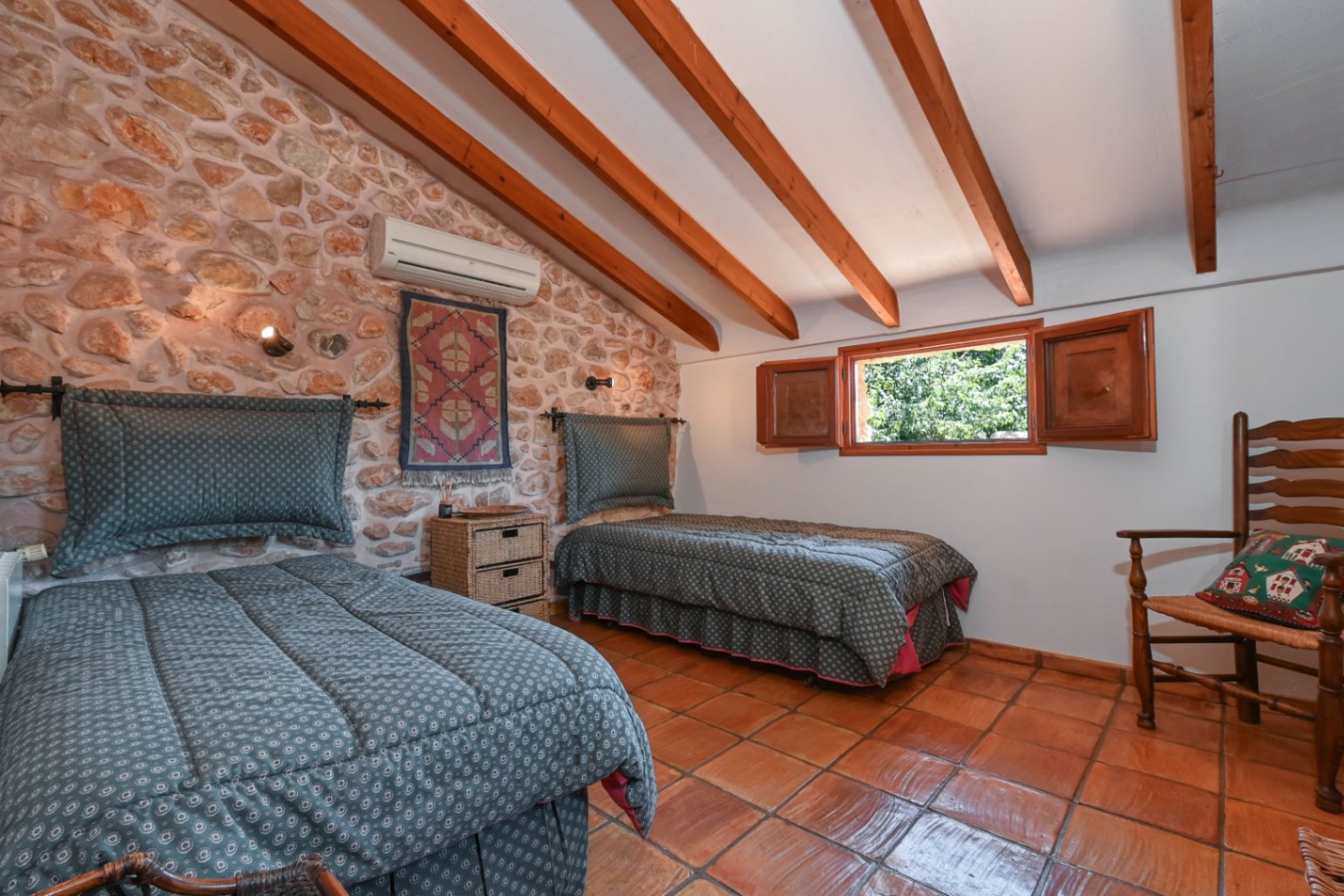 Luxury Traditional Villa for Sale in Jalón/Xaló
