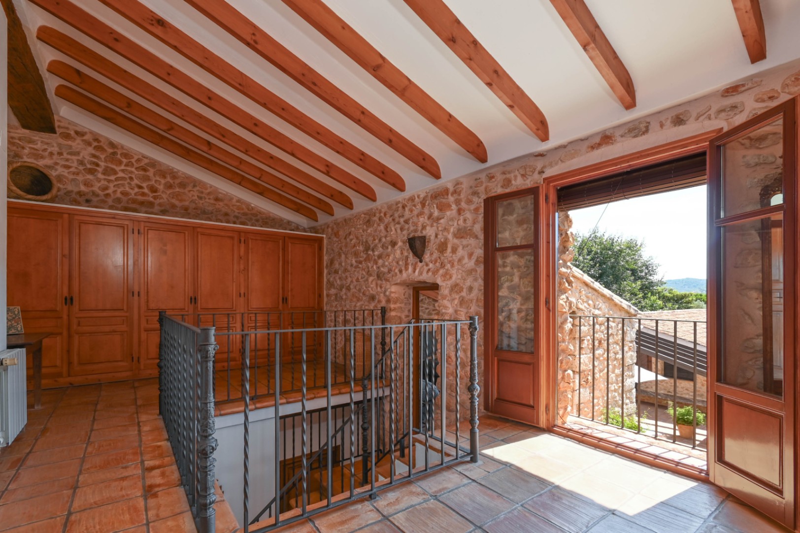 Luxury Traditional Villa for Sale in Jalón/Xaló