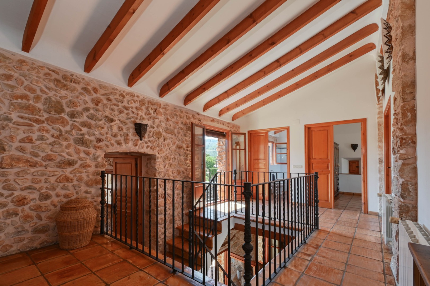 Luxury Traditional Villa for Sale in Jalón/Xaló