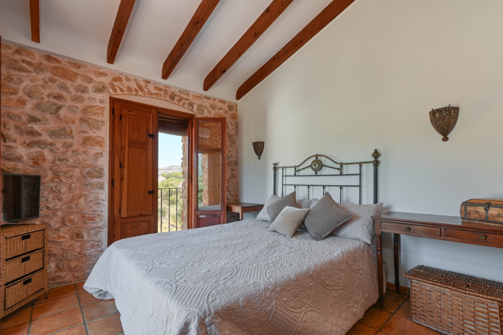 Luxury Traditional Villa for Sale in Jalón/Xaló