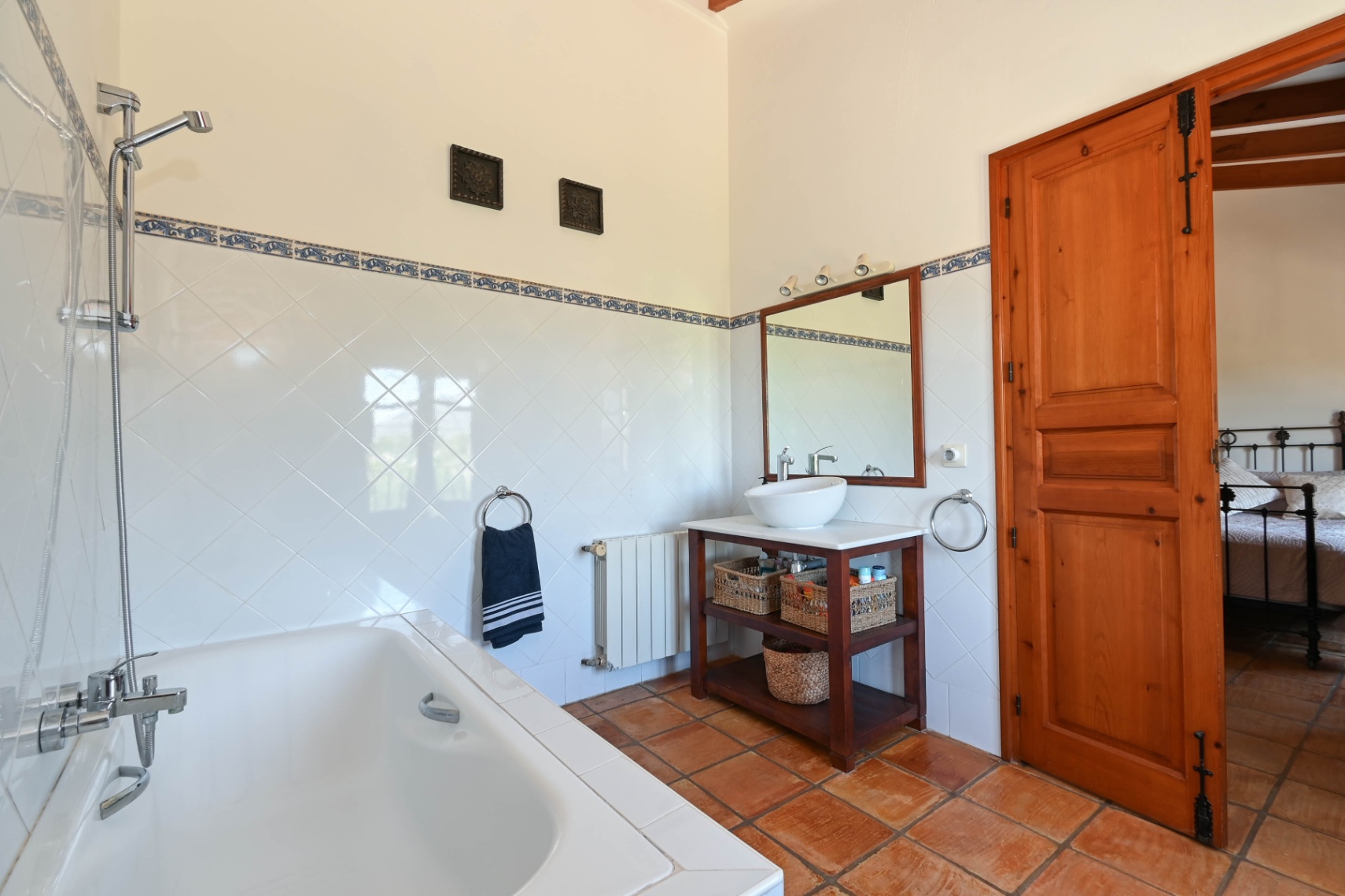 Luxury Traditional Villa for Sale in Jalón/Xaló