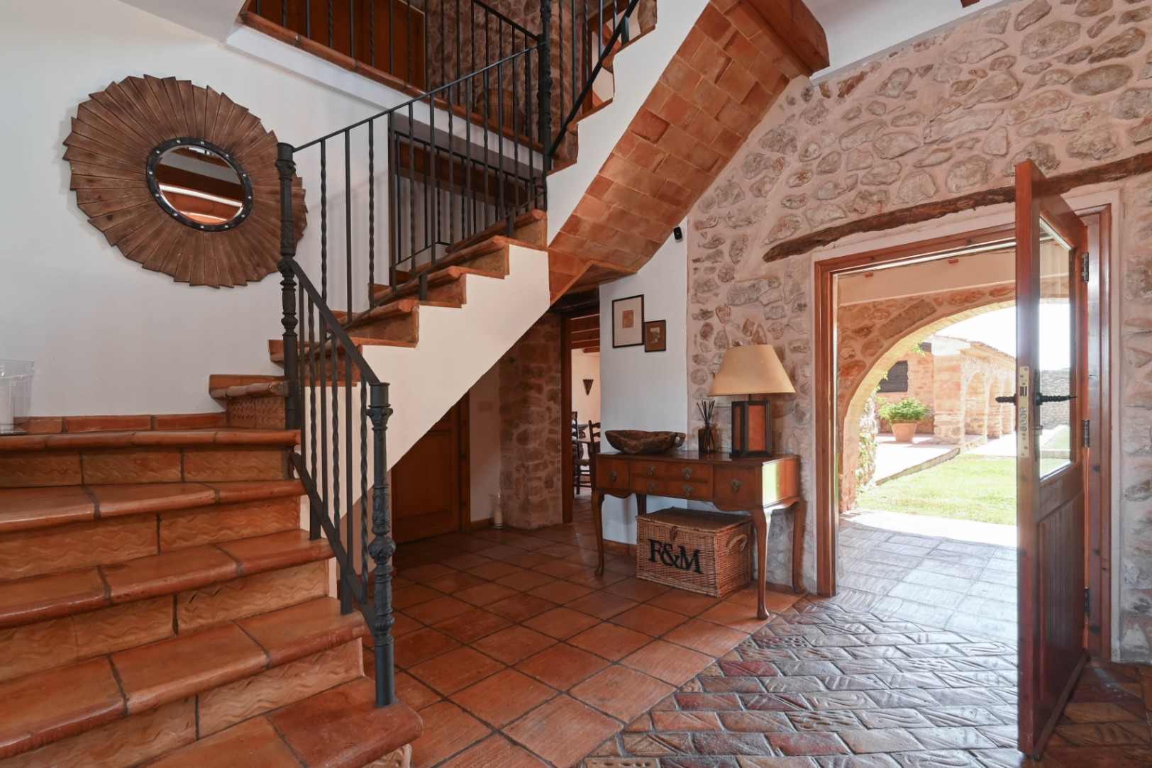 Luxury Traditional Villa for Sale in Jalón/Xaló